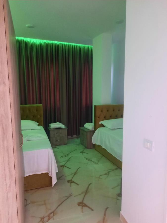 Hotel Megniar Lushnjë Εξωτερικό φωτογραφία